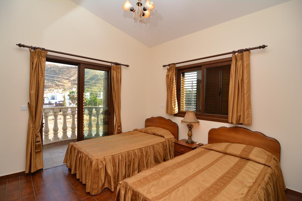 Kalli Villa Pomos Ruang foto