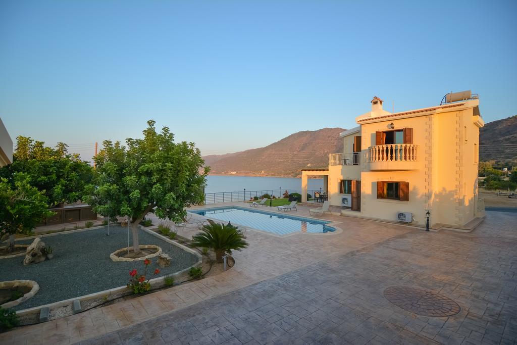 Kalli Villa Pomos Ruang foto