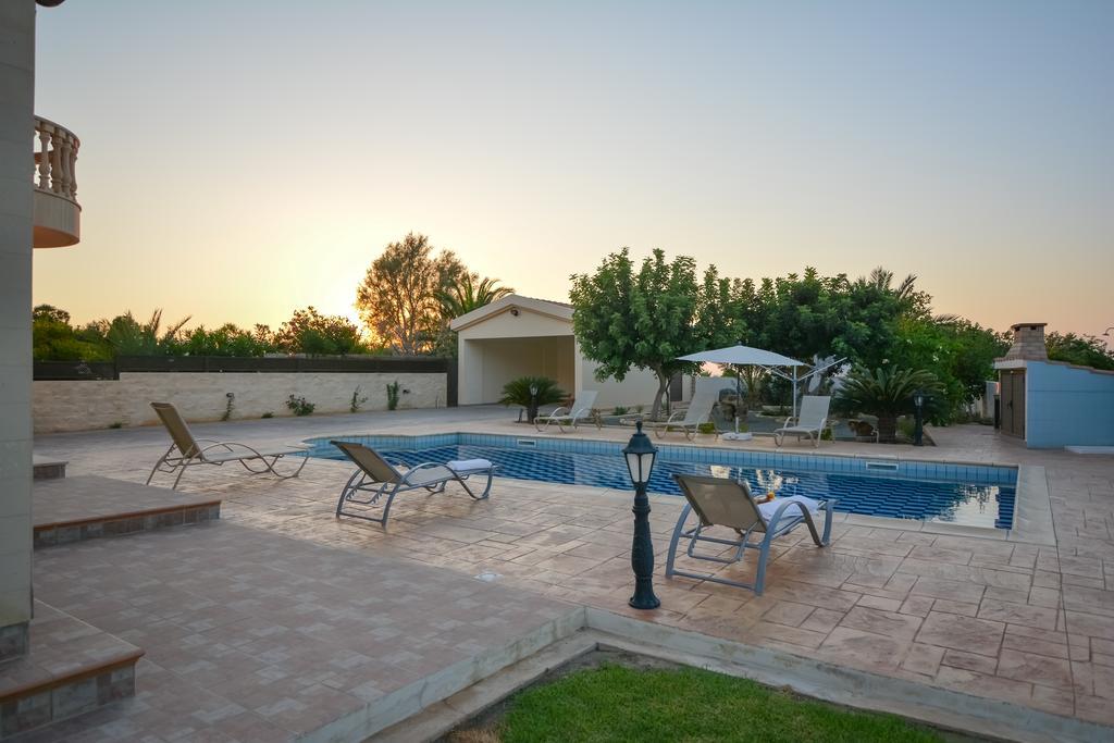 Kalli Villa Pomos Ruang foto