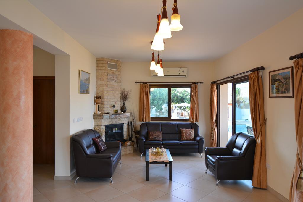 Kalli Villa Pomos Ruang foto
