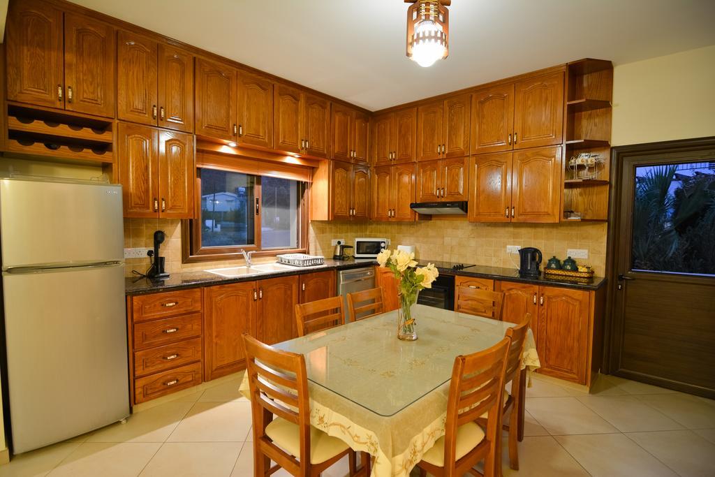 Kalli Villa Pomos Bagian luar foto