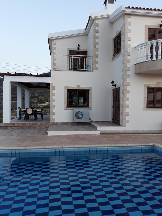 Kalli Villa Pomos Bagian luar foto